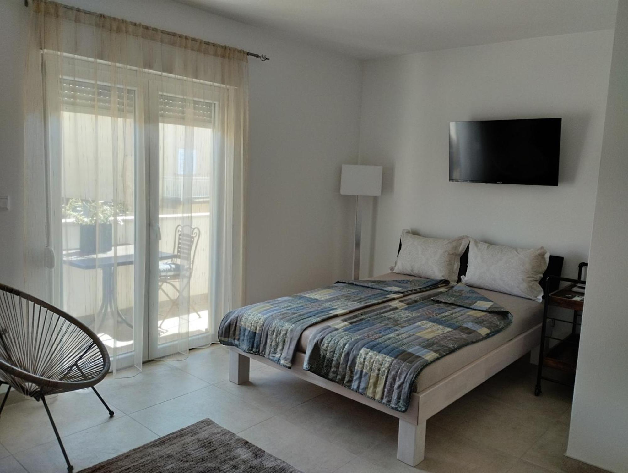 Iris Apartment Ivanica Exterior photo