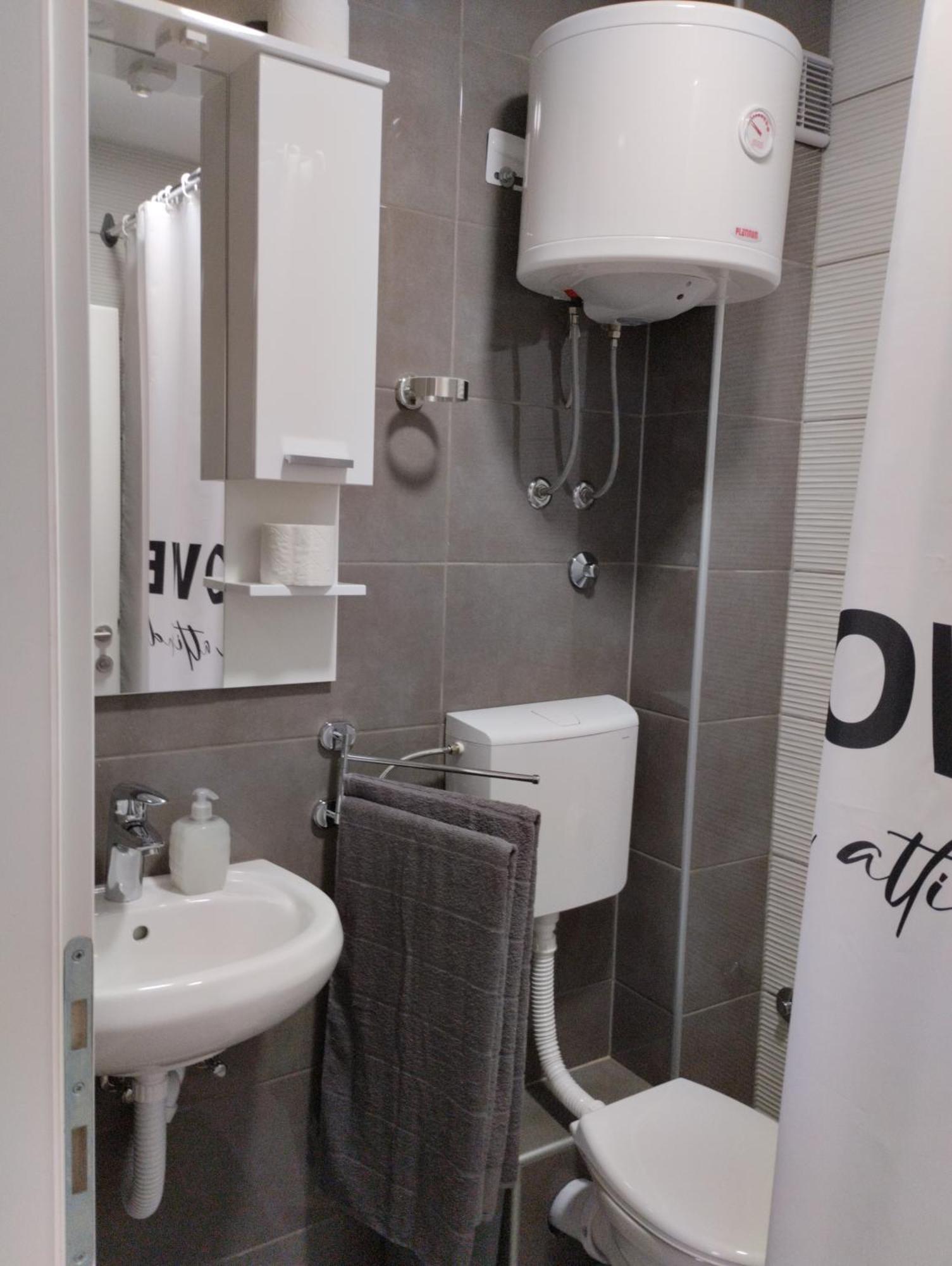 Iris Apartment Ivanica Exterior photo
